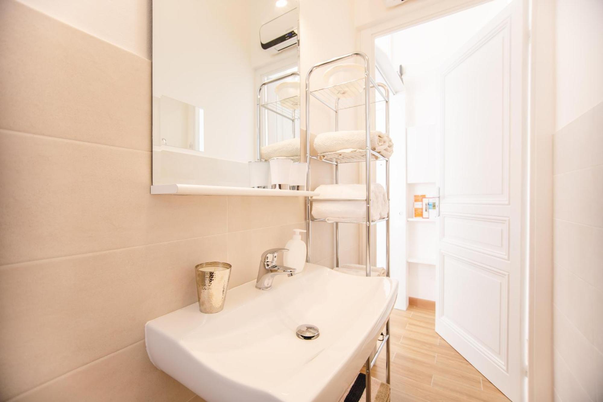 Cuore Di Sanremo Apartment And Free Parking Exteriör bild
